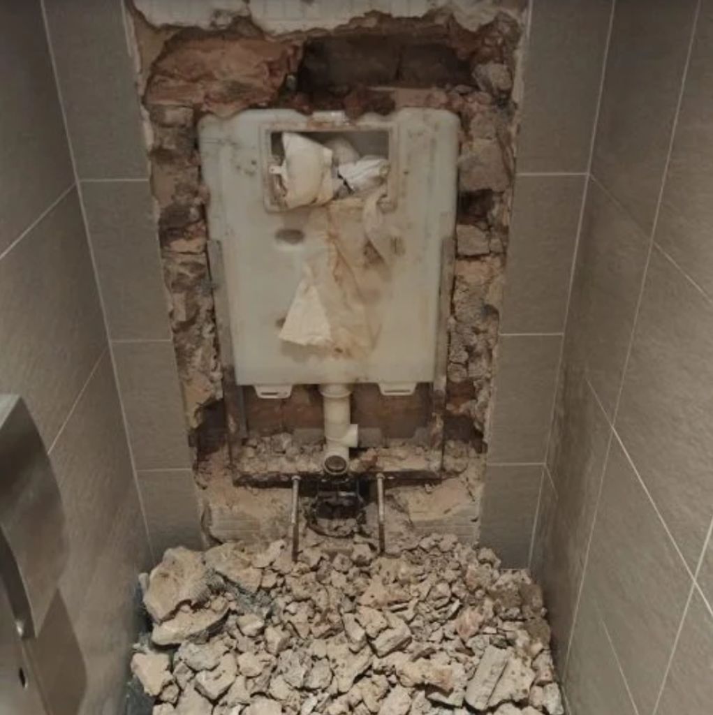 Concealed cistern repair